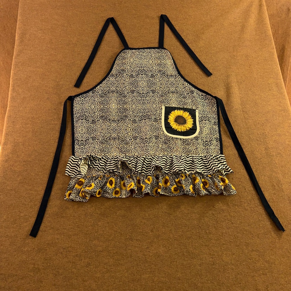 Hobby Lobby Womens One Size Yellow Leopard Sunflower Ruffle Kitchen Apron
